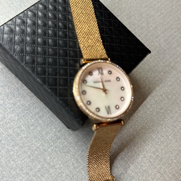 Michael Kors watch - Picture 3 of 4